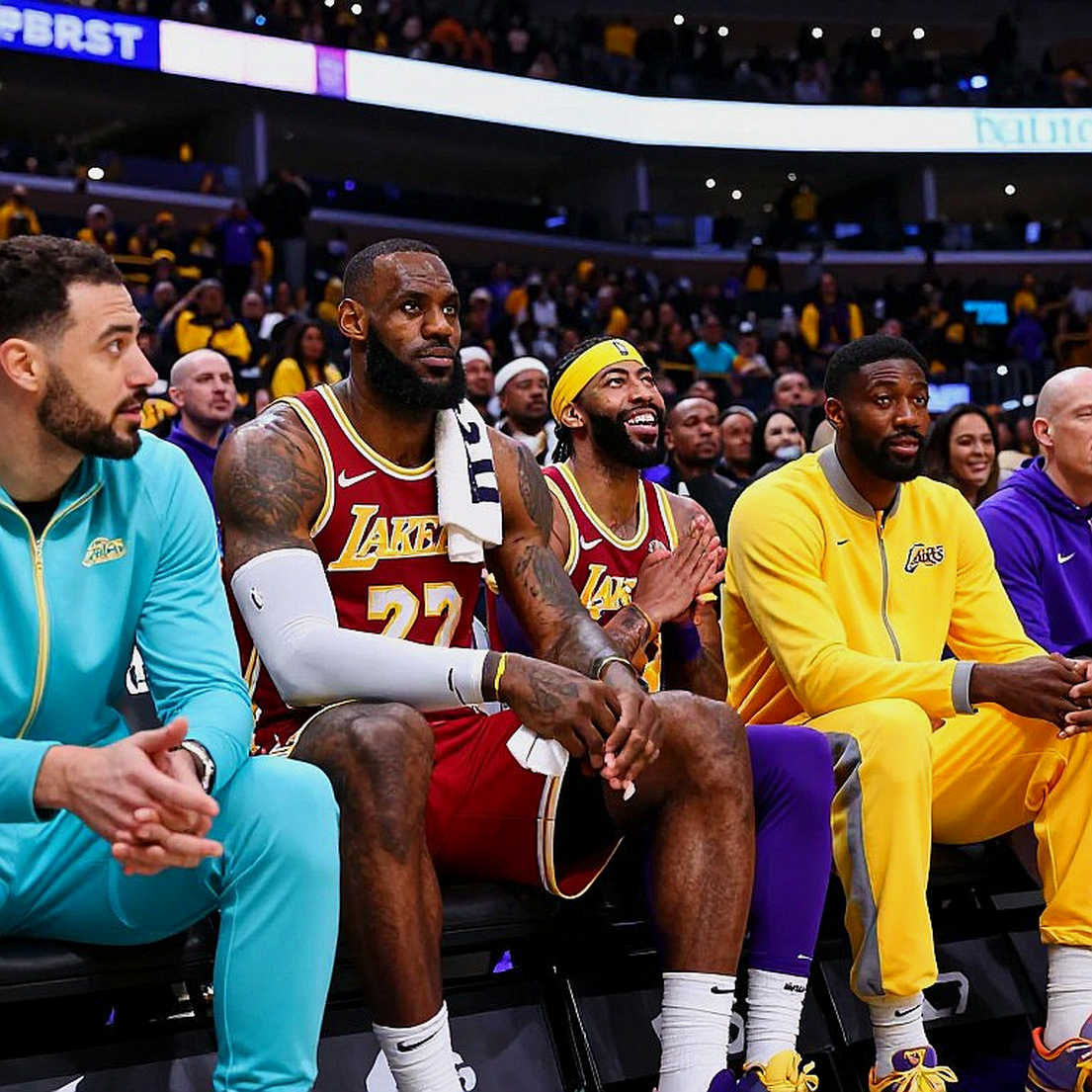Bản tin chuyển nhượng rỗng ruột: Đọc tín hiệu NBA giữa tiếng ồn