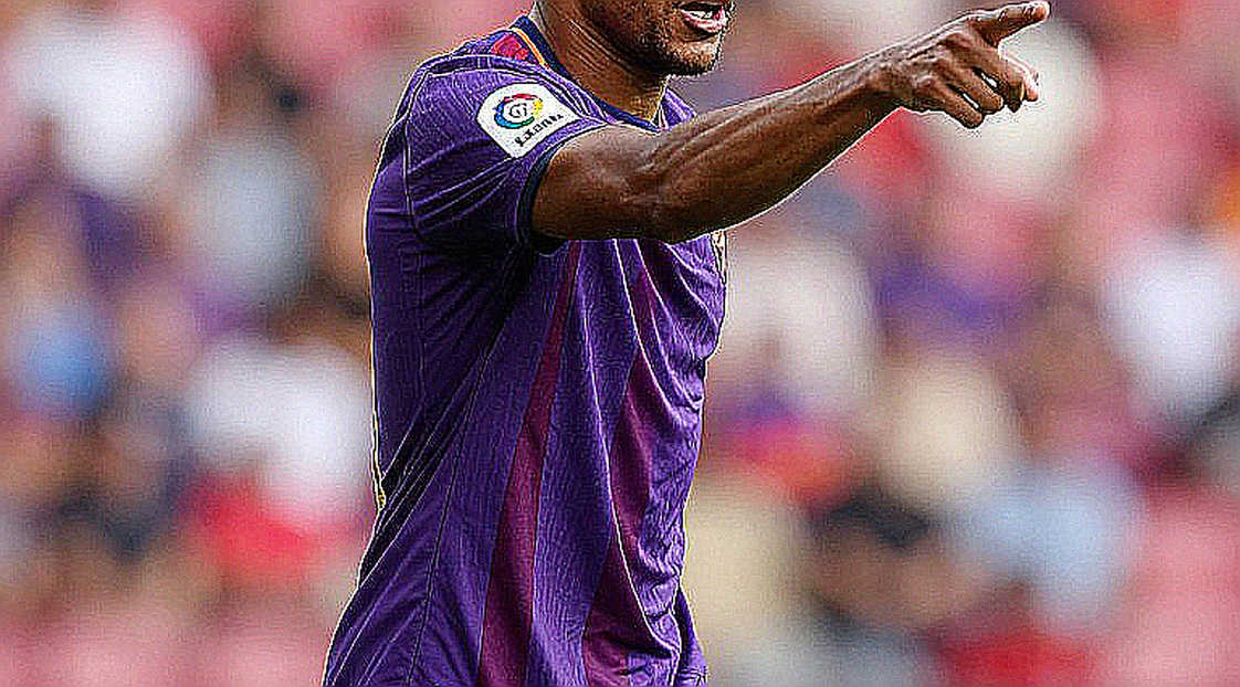 Cú đúp của Floyd Samba và cái tên bị đọc sai ở Etihad