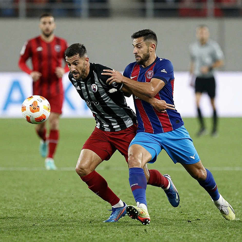 Mohamed Salah ở trại tập Ai Cập: nhịp đập sân tập và khoảng trống dữ liệu