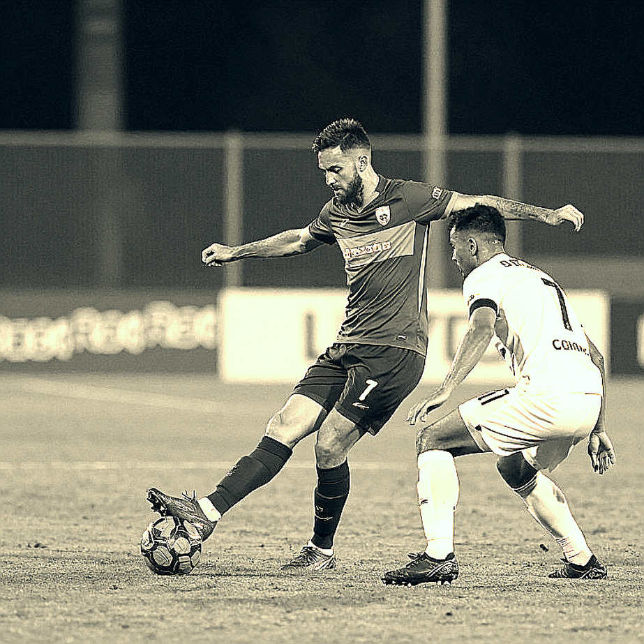 Nguyễn Xuân Son and the Hidden Structure Behind the V.League Transfer Window Nguyễn Xuân Son and the Hidden Structure Behind the V.League Transfer Window