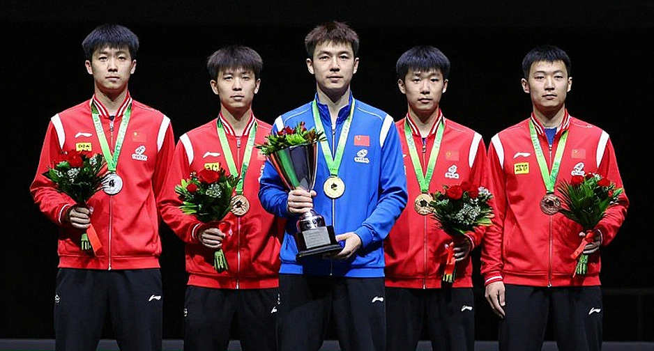 Meerdink, Zechiël và quả phạt đền bị lật: Vết nứt nằm ở đường dây tiếp vận của AZ