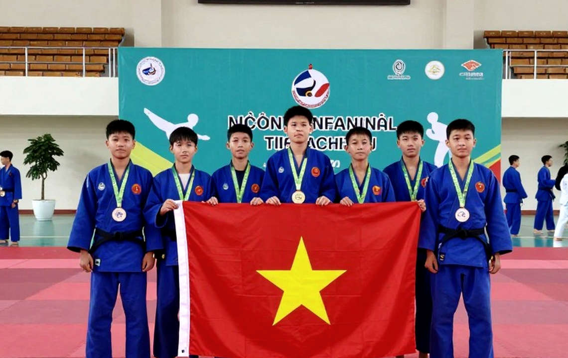Tấm HCV kata đồng đội Asiad 20: đọc tỷ số 5-0 bằng mắt của người ngồi ghế giám khảo