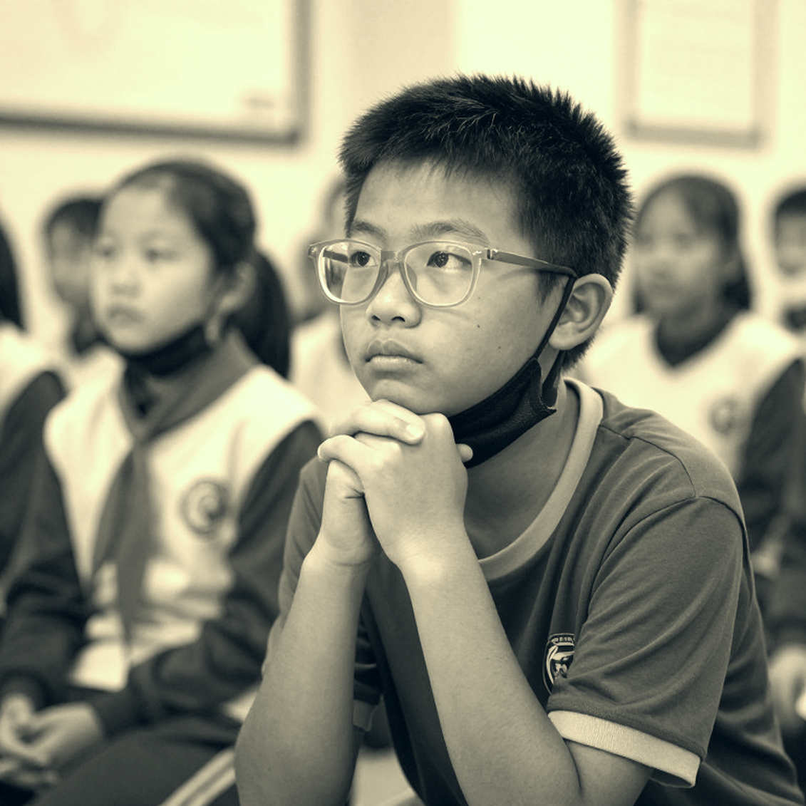 Hồ sơ chuyển nhượng trống rỗng: khi một tin không có nguồn, không có ngày và không có con số