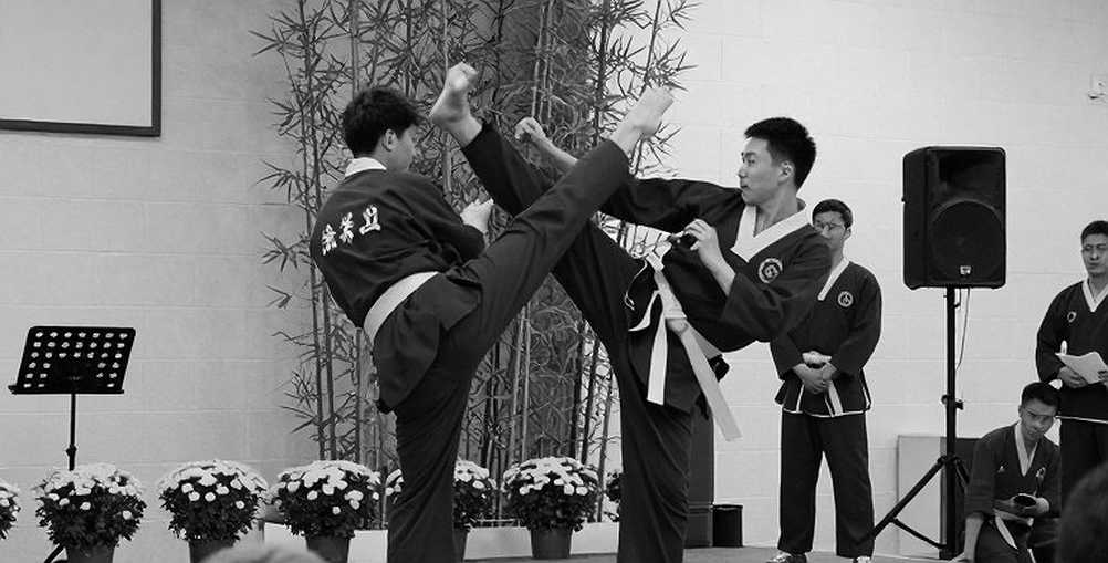 Cảm biến trên áo giáp và cái chết từ từ của võ thuật thi đấu
