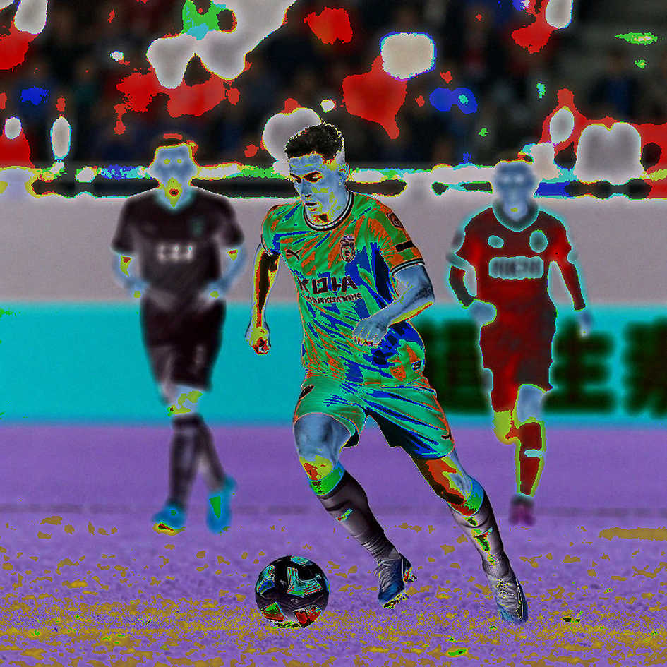 Bốn mùa VAR ở V.League: Luật không mập mờ, chỉ người cầm còi mập mờ