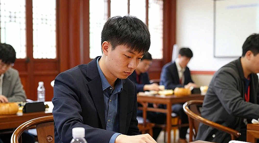 Bàn cờ trống ở Samarkand: Yom Kippur, chiếc đồng hồ và hai đội tuyển không gặp nhau