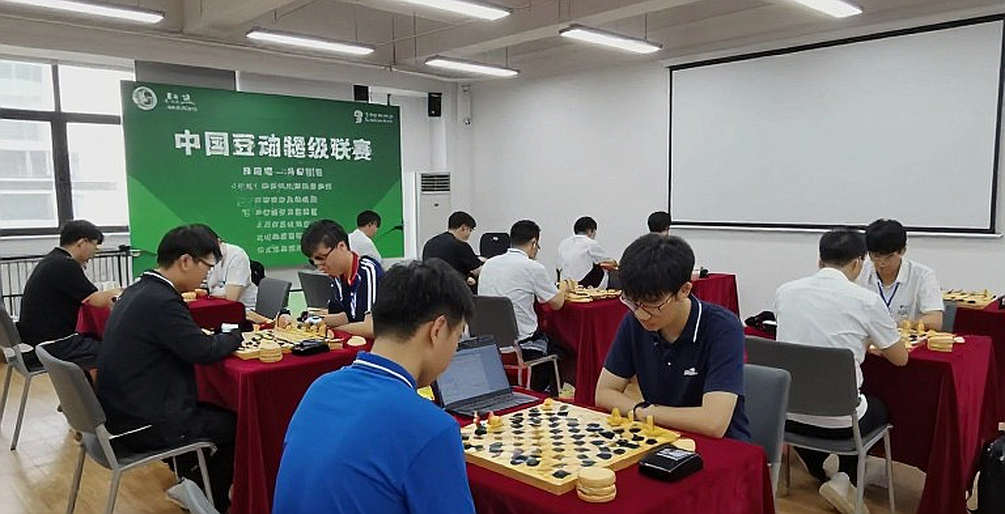 Thuế lý thuyết trên bàn cờ: vì sao hàng nghìn kỳ thủ phong trào quay lưng với 2.c4