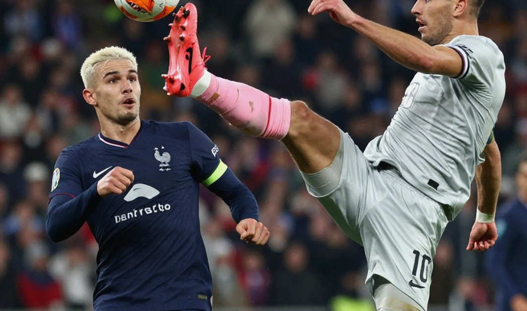 Andros Townsend và chiếc xe lăn sân: mười giây khởi động phủ bóng lên một trận thắng 3-0 Andros Townsend và chiếc xe lăn sân: mười giây khởi động phủ bóng lên một trận thắng 3-0