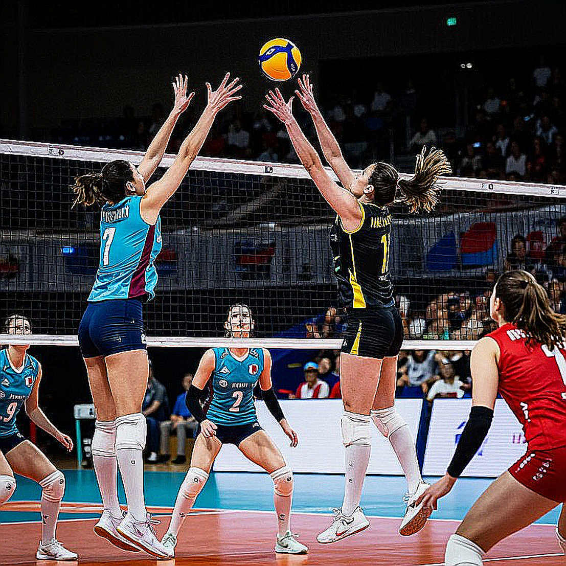 Phạm Quỳnh Hương và 46 điểm ở ASIAD 2026: Đọc dữ liệu trước trận tứ kết với Trung Quốc Phạm Quỳnh Hương và 46 điểm ở ASIAD 2026: Đọc dữ liệu trước trận tứ kết với Trung Quốc