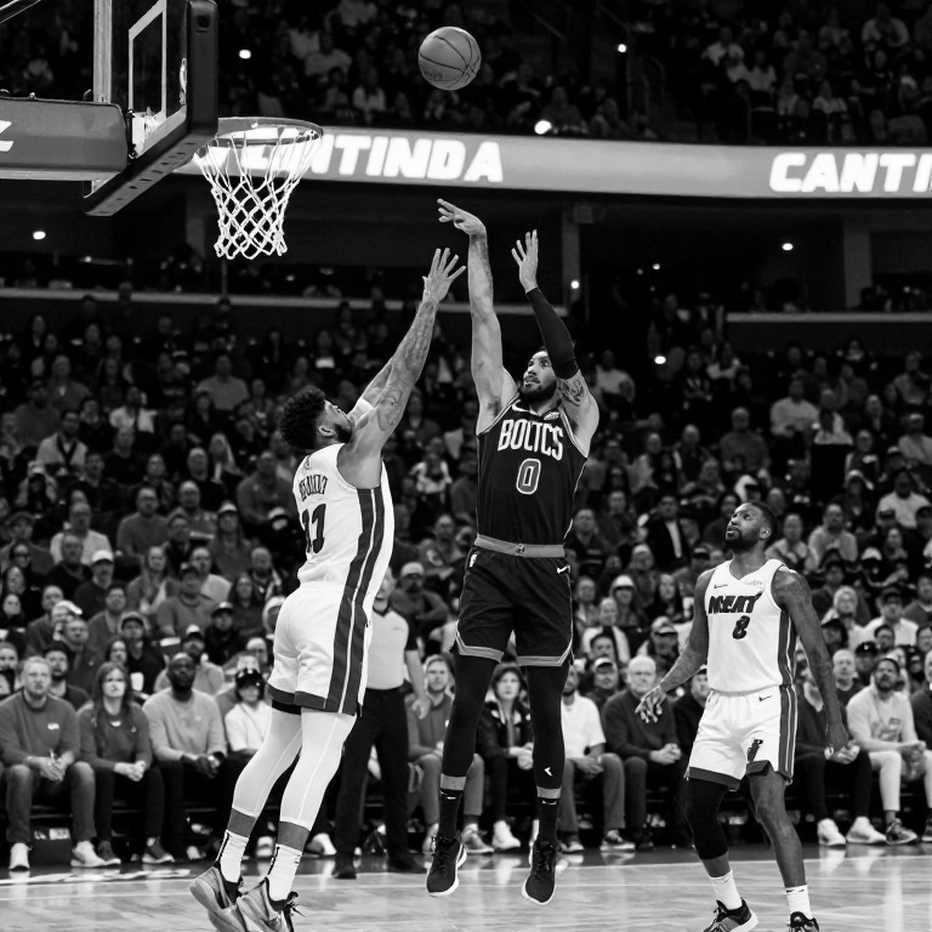 Besiktas, Barcelona and the Call to the Stands: When a Team Still Taking Shape Meets a EuroLeague Giant Besiktas, Barcelona and the Call to the Stands: When a Team Still Taking Shape Meets a EuroLeague Giant