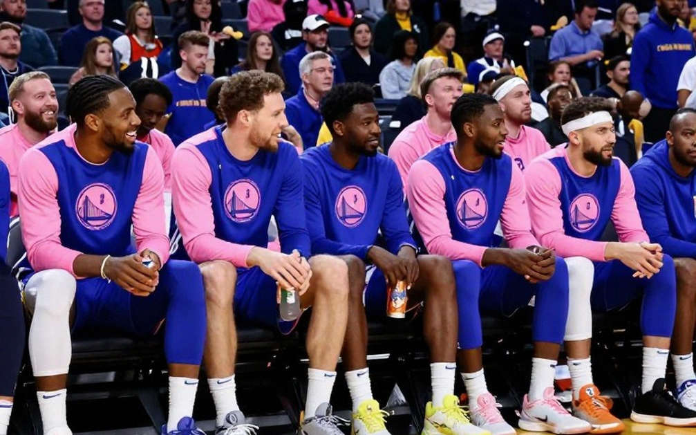 Besiktas, Barcelona and the Call to the Stands: When a Team Still Taking Shape Meets a EuroLeague Giant Besiktas, Barcelona and the Call to the Stands: When a Team Still Taking Shape Meets a EuroLeague Giant