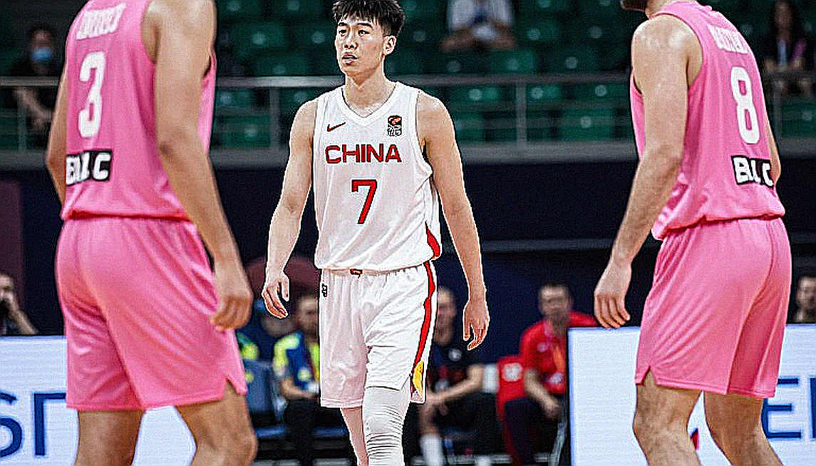 Giá nhiên liệu và V-League: Biến số không nằm trong sách chiến thuật Giá nhiên liệu và V-League: Biến số không nằm trong sách chiến thuật